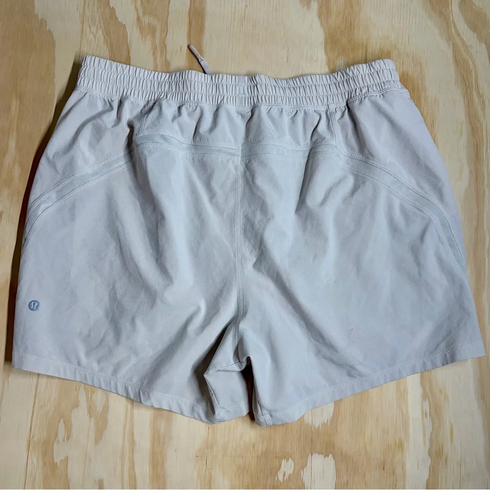 Lululemon 5" Pace Breaker Shorts XL Linerless  Downtown Tan Khaki Beige - Picture 2 of 9